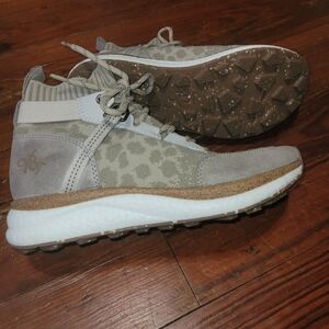 OTBT Hybrid High top  animal print sneaker. Women's 8M NWOB
